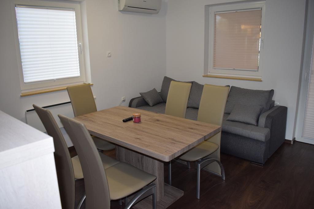 Borovnica Catez Apartment Чатеж об Сави Екстериор снимка
